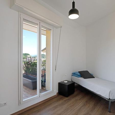 La Casa Del Riccio Apartment Arona Bagian luar foto