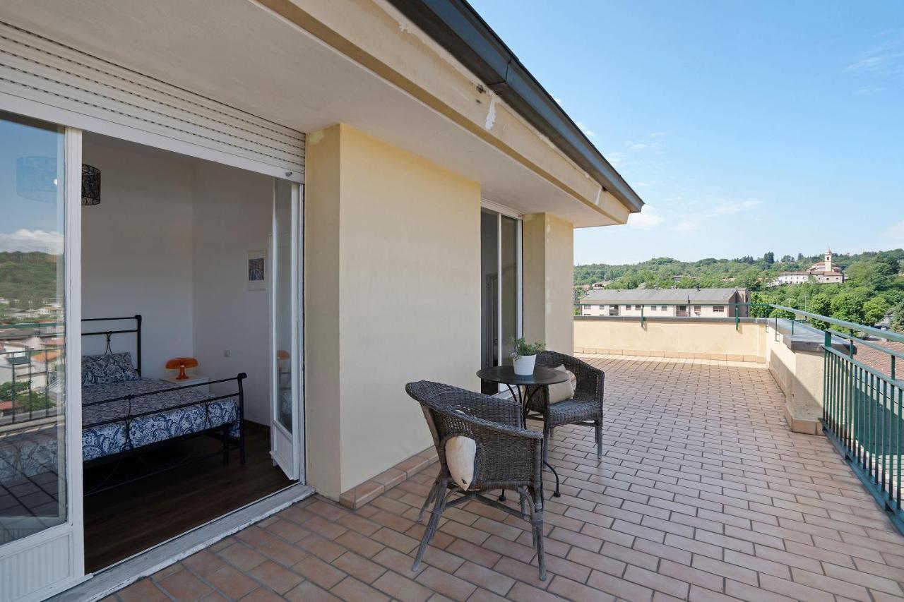 La Casa Del Riccio Apartment Arona Bagian luar foto