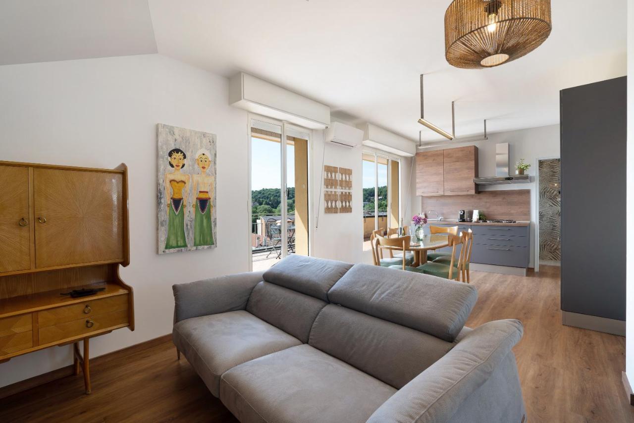 La Casa Del Riccio Apartment Arona Bagian luar foto